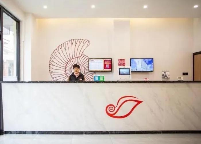 Shell Hotel Shanghai Baoshan Jinqiu Road Shanghai University Subway Station